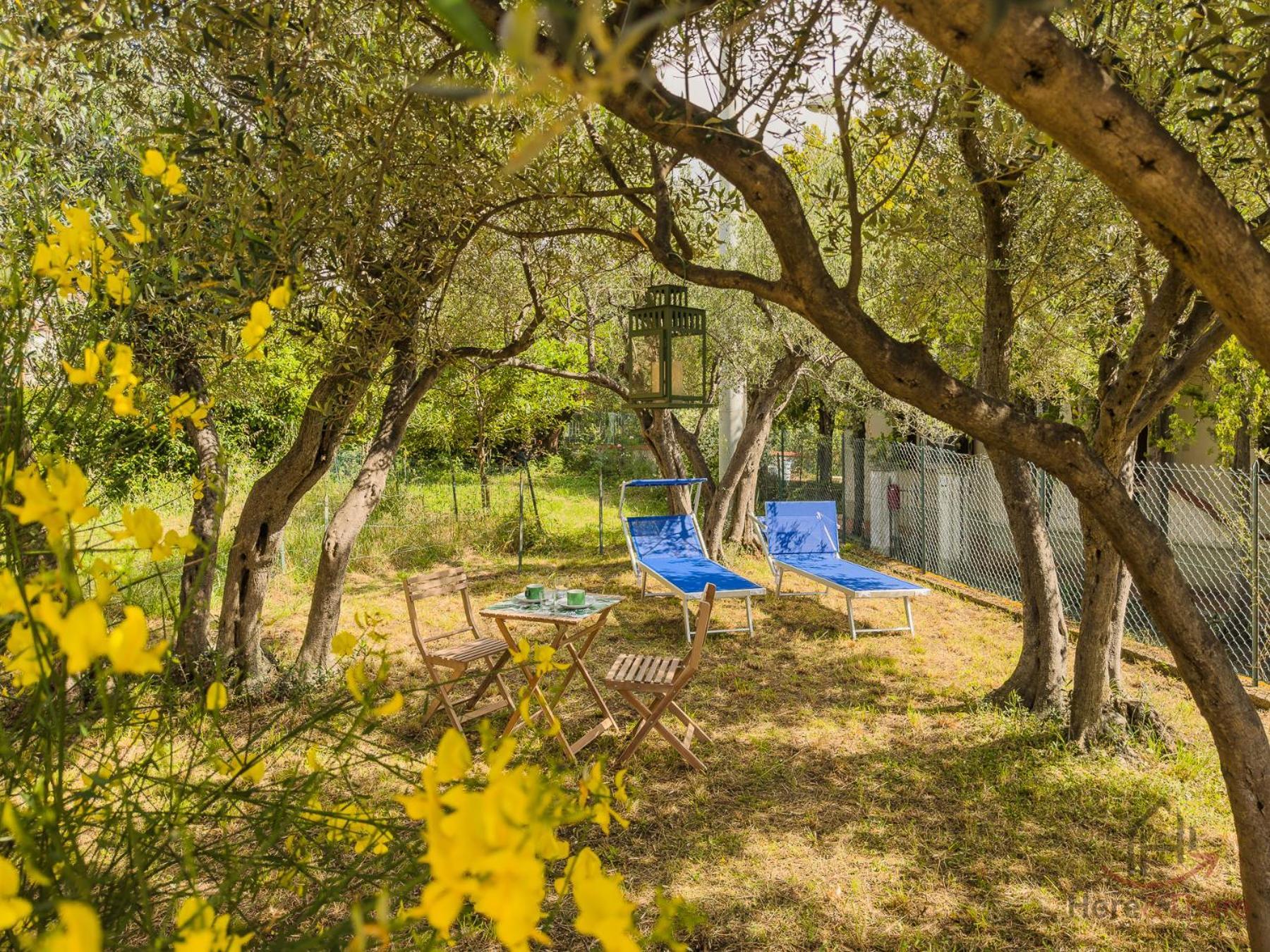Garden & Sea View - Free Beach Access And Garage - Wifi Varazze Exteriör bild